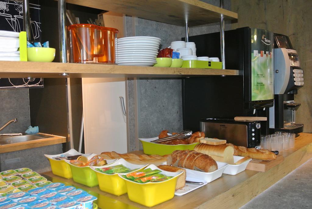 Ibis Budget Chambery Sud Challes Les Eaux Экстерьер фото