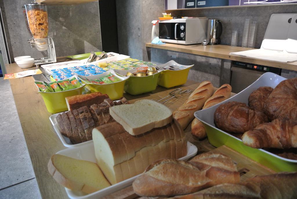 Ibis Budget Chambery Sud Challes Les Eaux Экстерьер фото