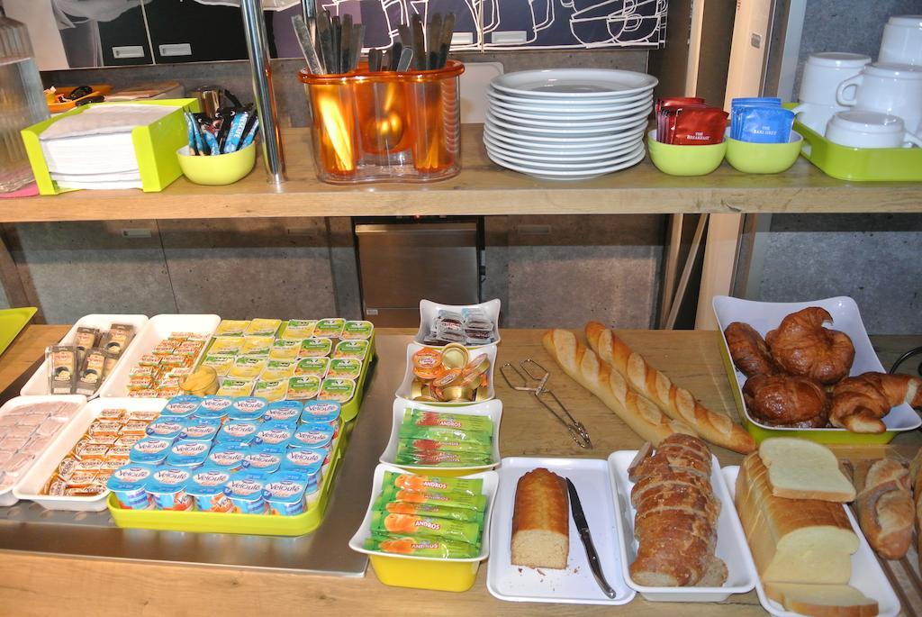 Ibis Budget Chambery Sud Challes Les Eaux Экстерьер фото