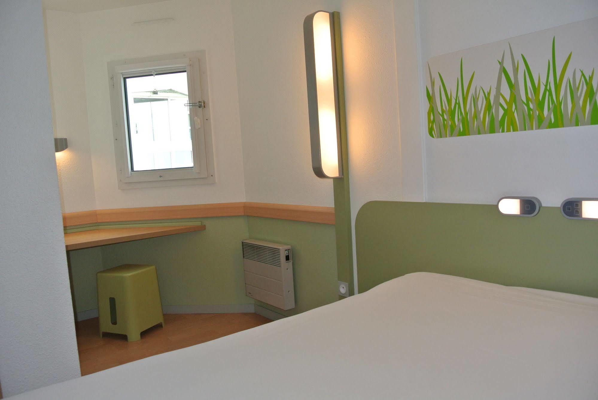 Ibis Budget Chambery Sud Challes Les Eaux Экстерьер фото